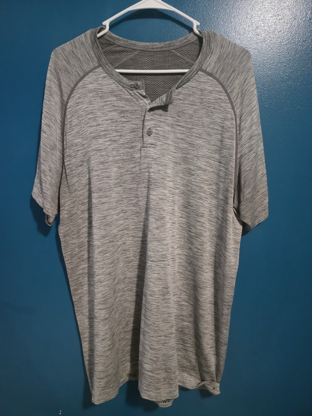 lululemon athletica Men's Light Heather Gray Short Sleeve Henley